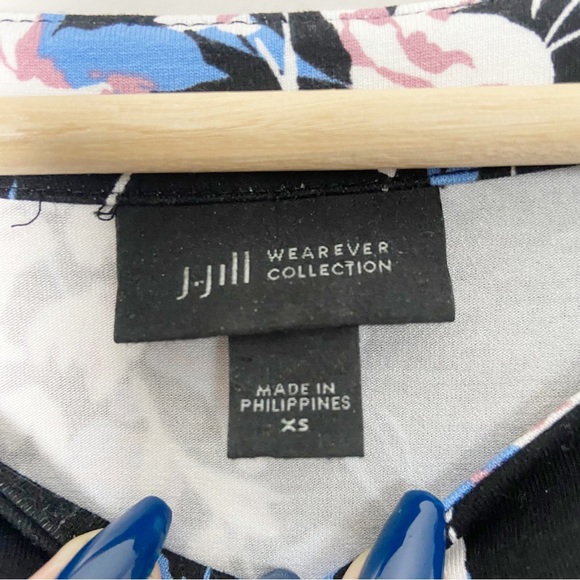 J. Jill Wearever Relaxed Two-Pocket T-Shirt Dress Floral - Picture 4 of 9